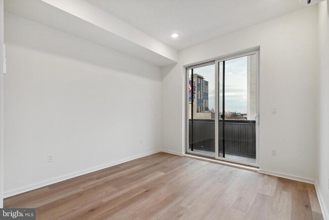 Building Photo - 245 N 12th St