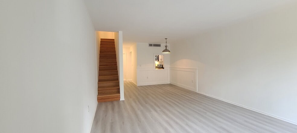 Building Photo - 601 SW 75th St