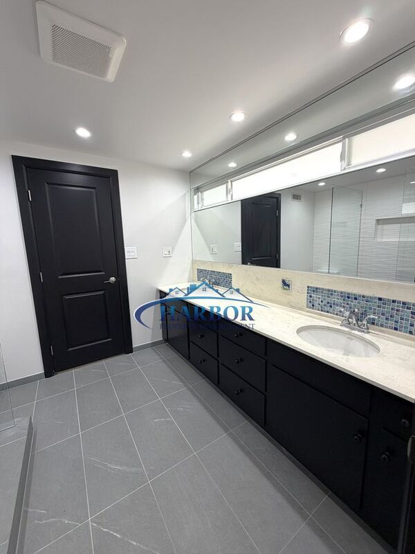 Building Photo - 2315 Sparta Dr