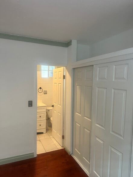 Building Photo - 5459 Martin St