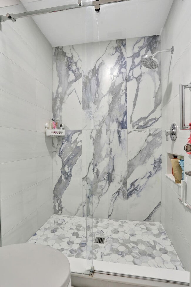 Building Photo - 2850 Carambola Cir S