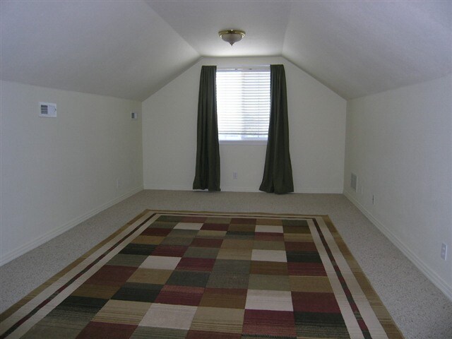 Building Photo - Beautiful home in Columbia Village