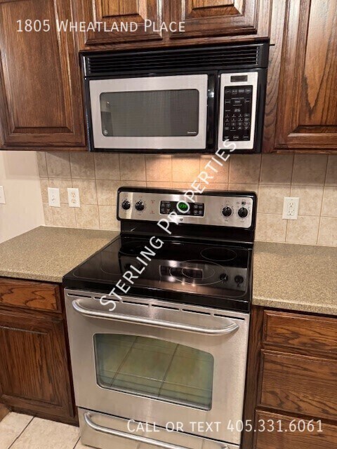 Building Photo - 1805 Wheatland Pl