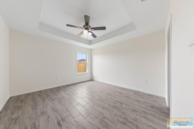 Building Photo - 690 Seminole Ln