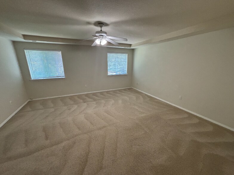 Building Photo - 5058 NW Crady Ln