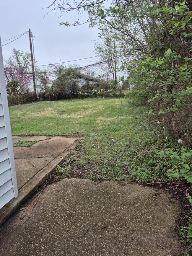 Building Photo - 153 Perthshire Rd