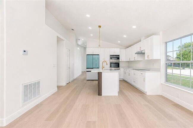 Building Photo - 2039 Shannon Lakes Blvd