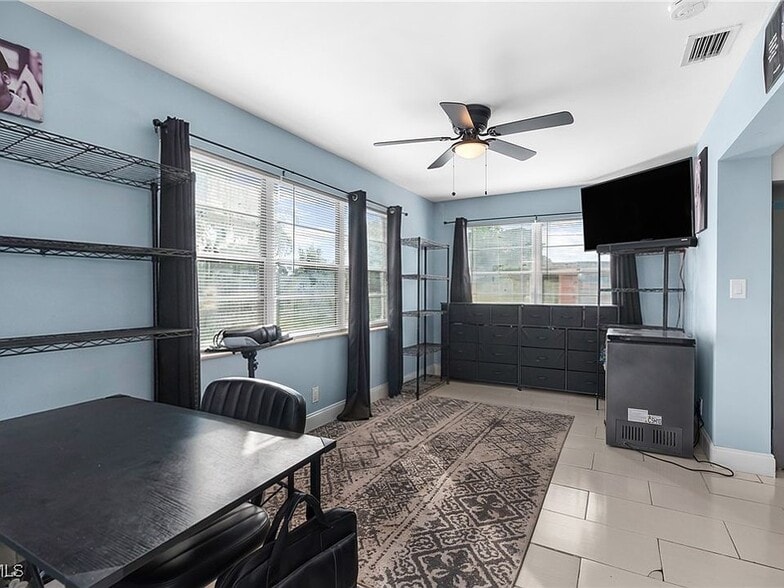 Building Photo - 1475 7th St