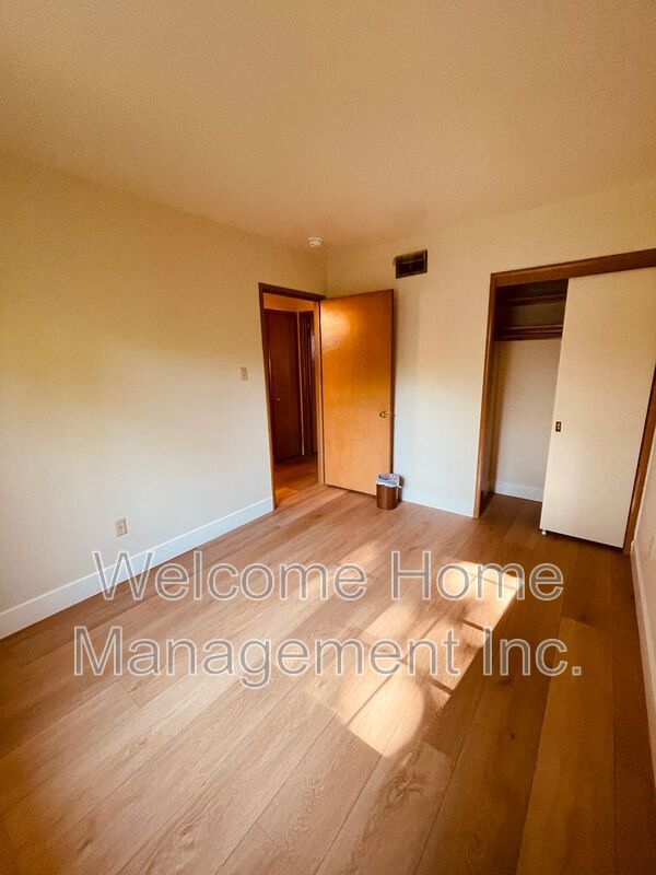 Building Photo - 3945 Euclid Ave