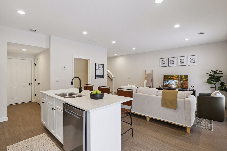 Building Photo - 2489 Cedarwood Ln