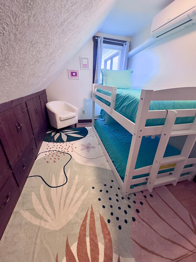 Building Photo - 2 A Cedar Dr