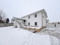Building Photo - Spacious 5 Bed House with Custom Features Available For Rent!
