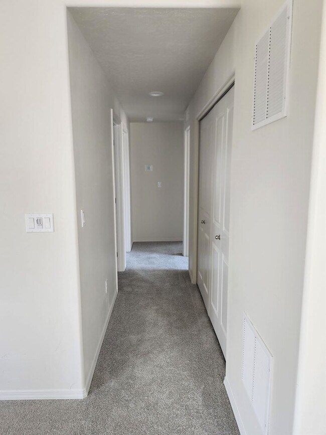 Building Photo - Beautiful brand new 3 bed 2 bath home in the Shadow Glenn Subdivision, just off Linden and Middle...