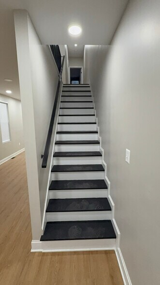 Building Photo - 2009 N Smallwood St