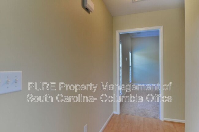 Building Photo - 228 Buffwood Dr