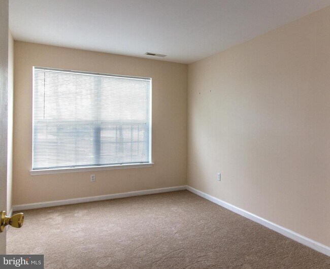 Building Photo - 9228 Blue Grass Rd