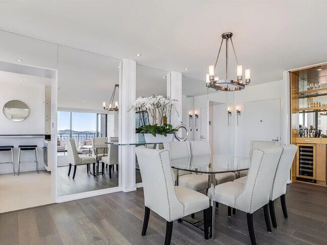 Building Photo - 1080 Chestnut St