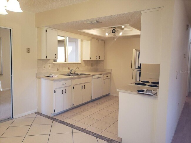 Building Photo - 10911 SW 86th Ct