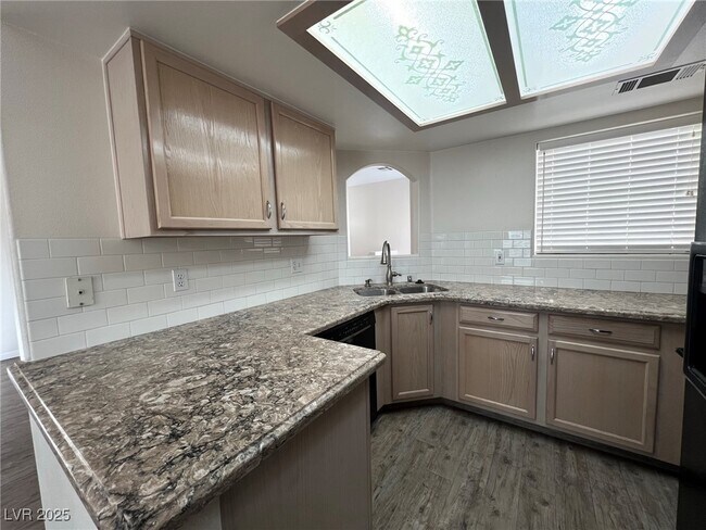 Building Photo - 2975 Bluegrass Ln