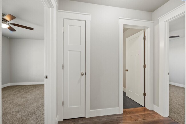 Building Photo - 4 BED HOME FOR RENT IN BENTON CITY MOVE-IN...
