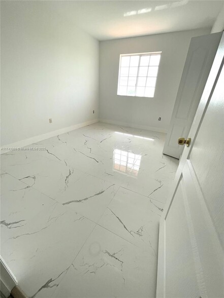 Building Photo - 17415 NW 75th Pl