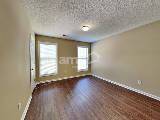 Building Photo - 620 Claredon Ct