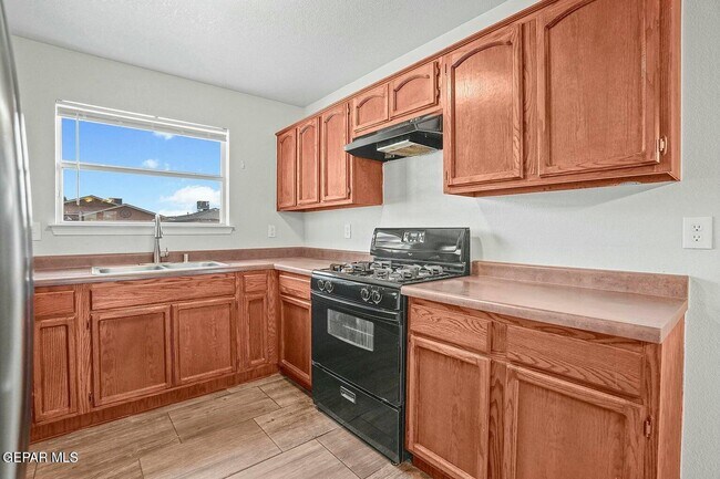 Building Photo - 14223 Poets Rock Ln