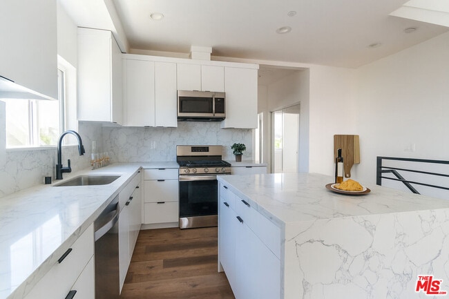 Building Photo - 4507 W 18th St