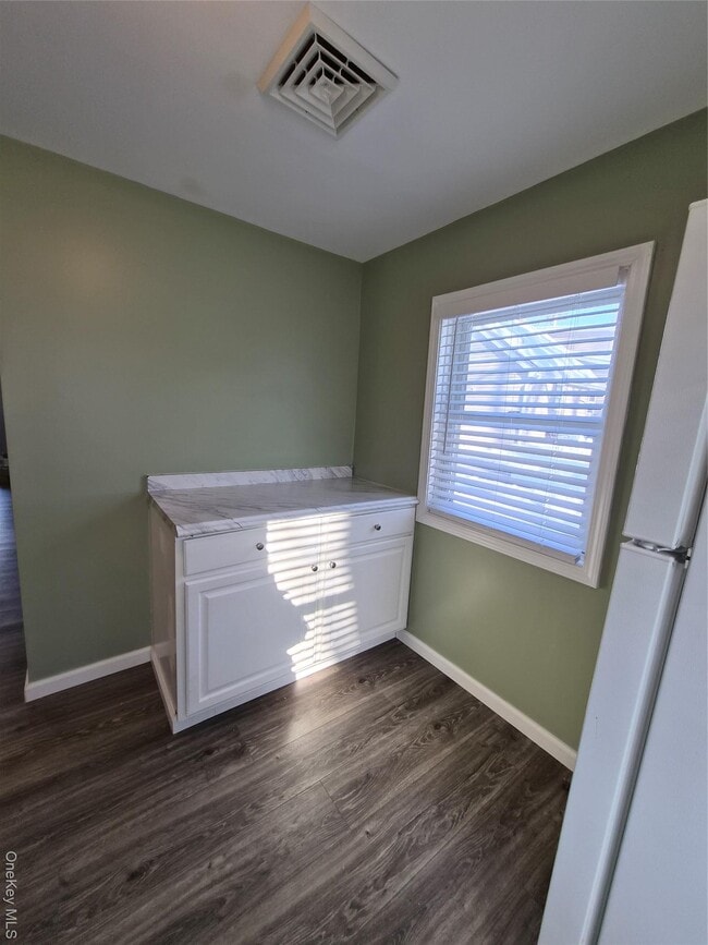 Building Photo - 1614 NY-9G