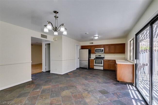 Building Photo - 3318 China Dr