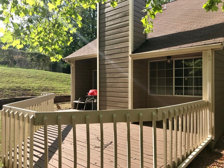 Building Photo - 933 Parkway Dr