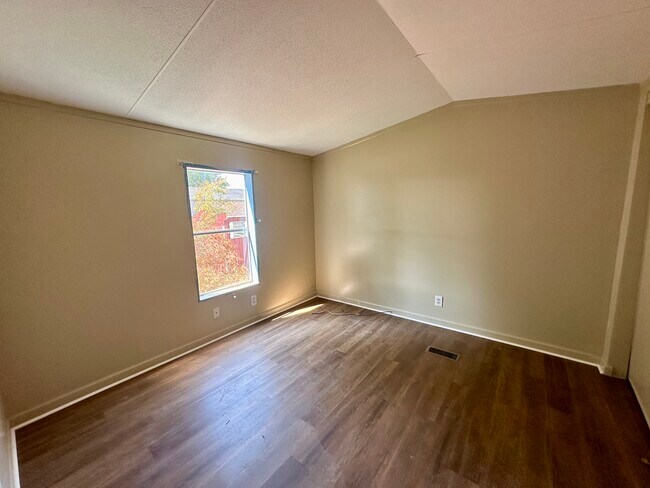 Building Photo - 315 Grubb Dr
