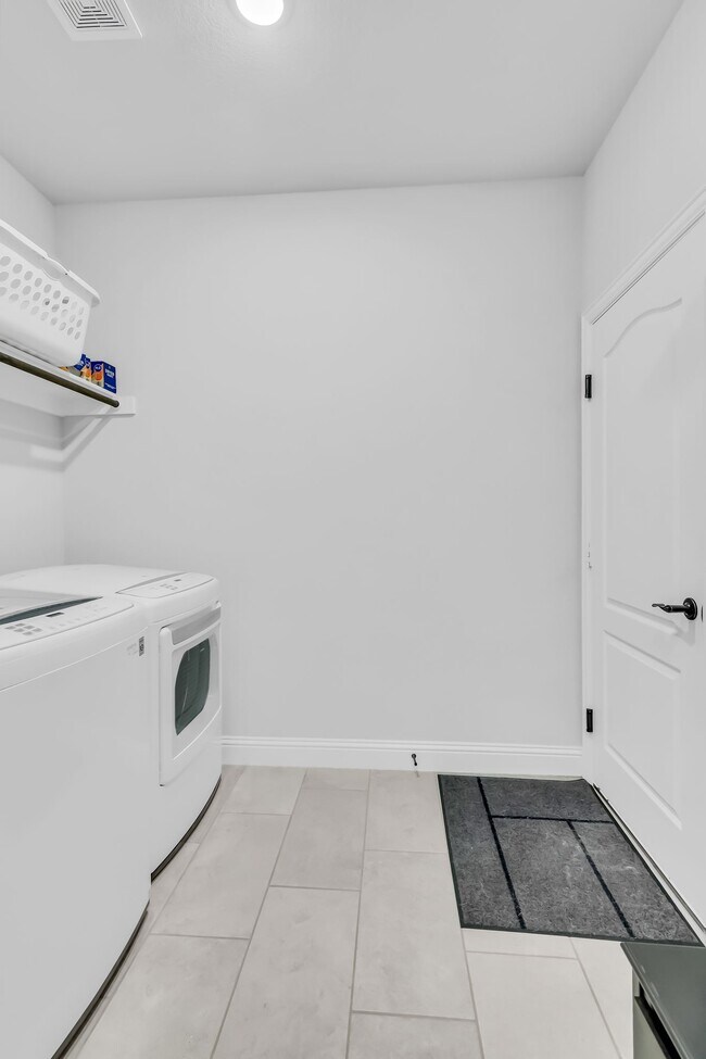 Building Photo - 1208 Sagewood Dr