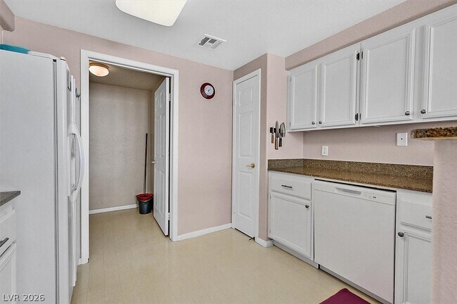 Building Photo - 10550 W Alexander Rd