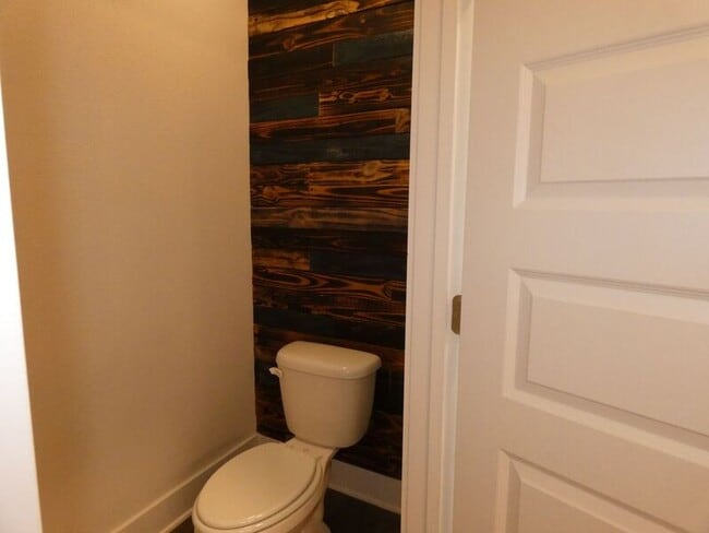 Building Photo - 5768 Conley Ct