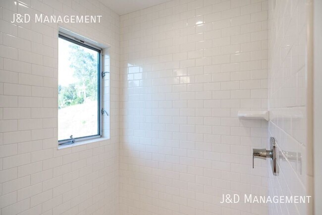 Building Photo - 3333 Reynard Way