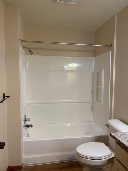 Building Photo - 6388 Dummerston Ct