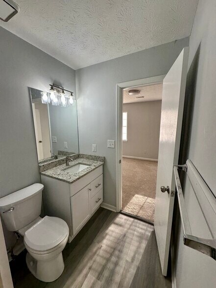 Building Photo - 1749 Hunting Creek Dr SE