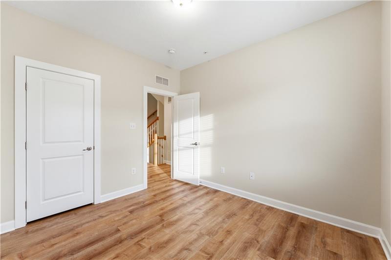Building Photo - 335 Osona Ln