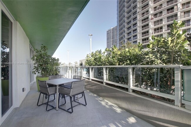 Building Photo - 1756 N Bayshore Dr