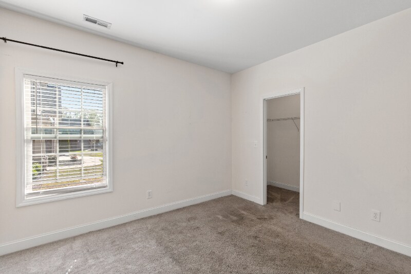 Building Photo - 11006 Thorne Dr