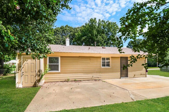 Building Photo - 4815 Marcel Ave