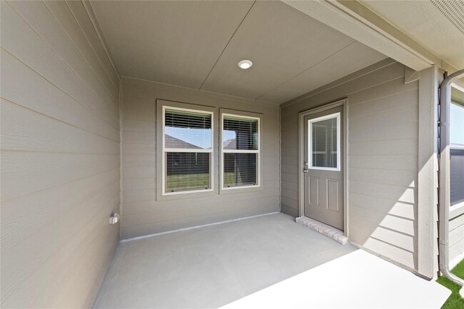Building Photo - 317 Bent Oak Dr