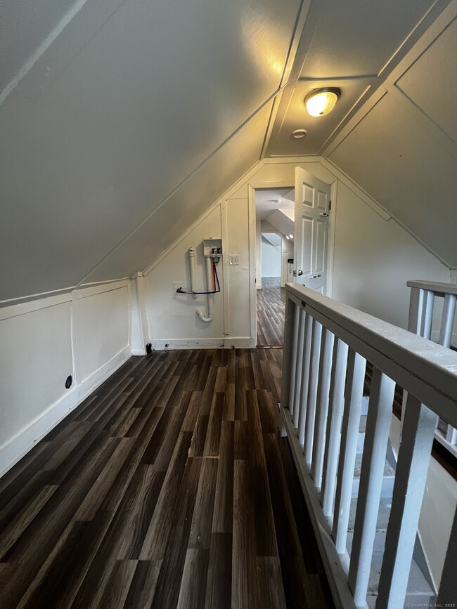 Building Photo - 65 Linsley Ave