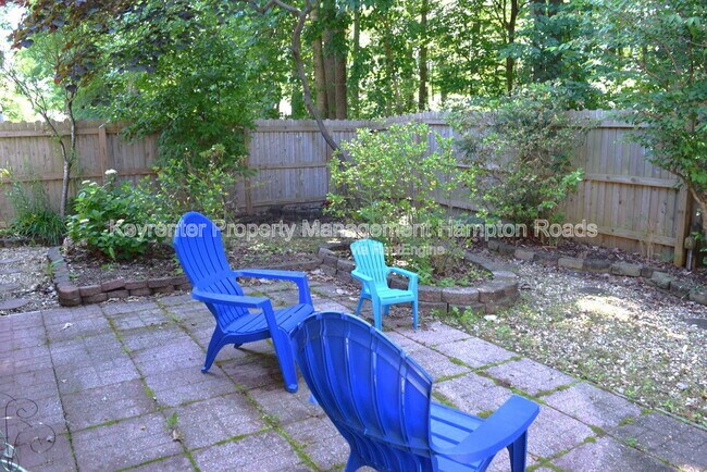 Building Photo - 1125 Lady Ashley Dr