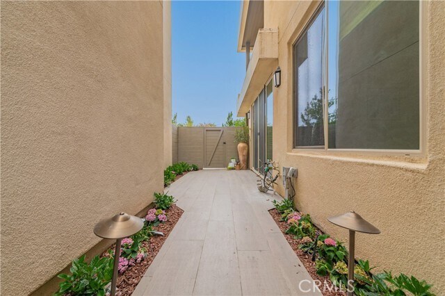 Building Photo - 111 Bosque