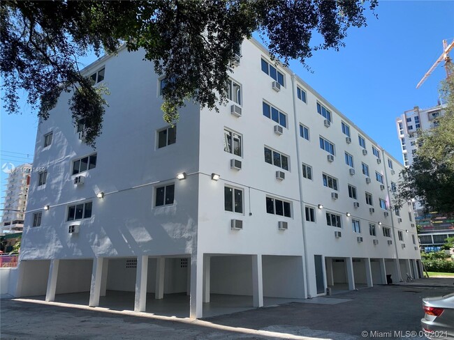Building Photo - 143 SW 9th St
