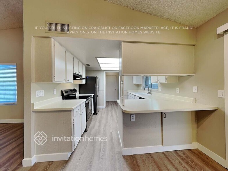 Building Photo - 1920 N Illinois St