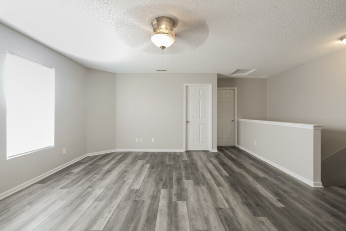 Building Photo - 10842 Wymm Ln