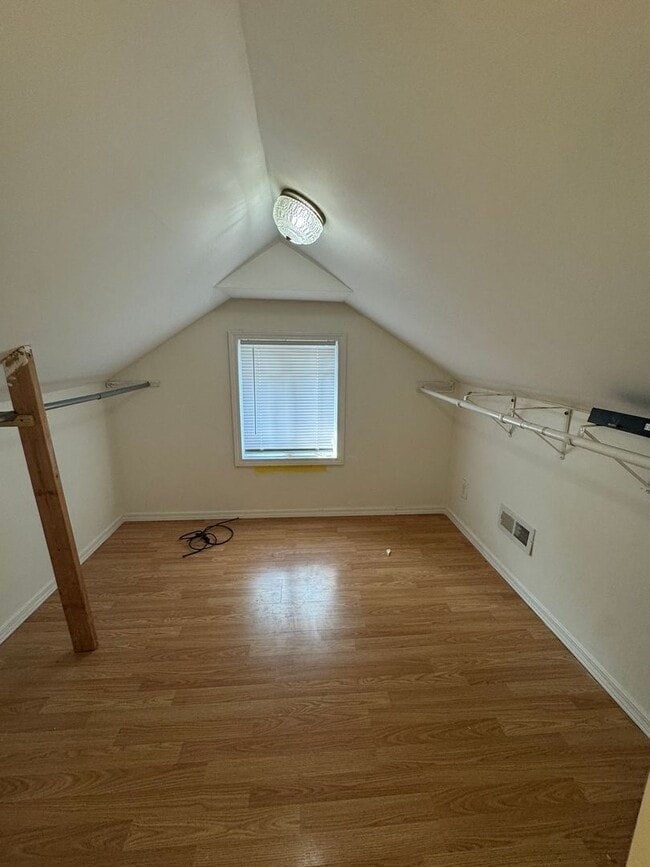 Building Photo - Wonderful 2 bed 2 bath in the heart of the...
